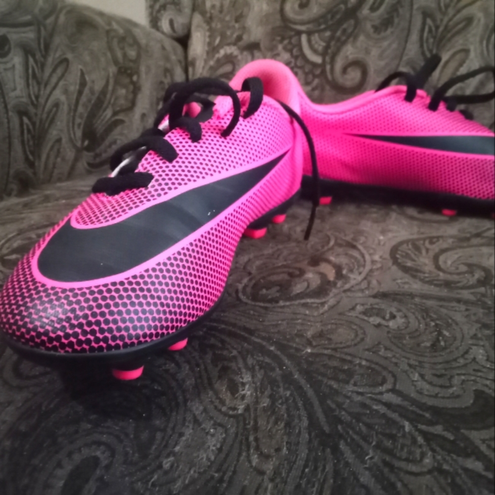 Nike cleats kids size